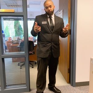 Meet your Posher, Dominique